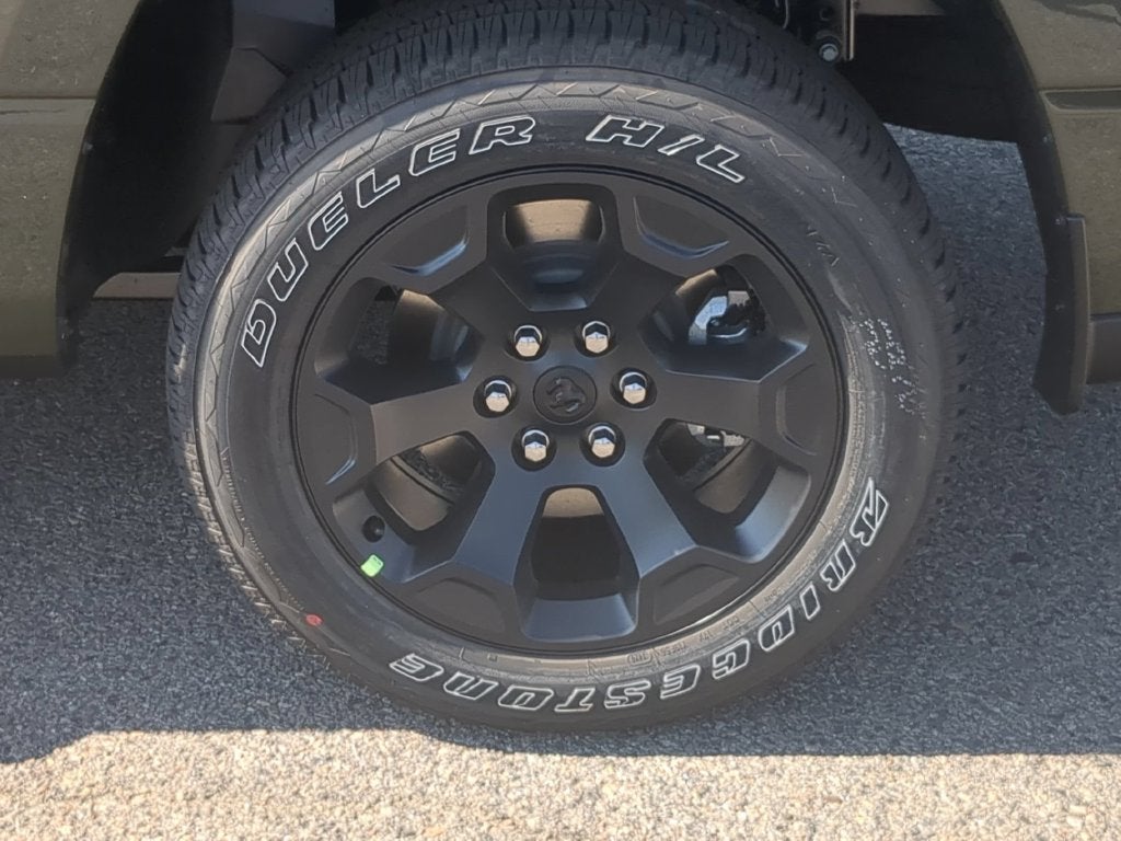 2027 RAM Ram 1500 RAM 1500 EXPRESS CREW CAB 4X4 5'7' BOX