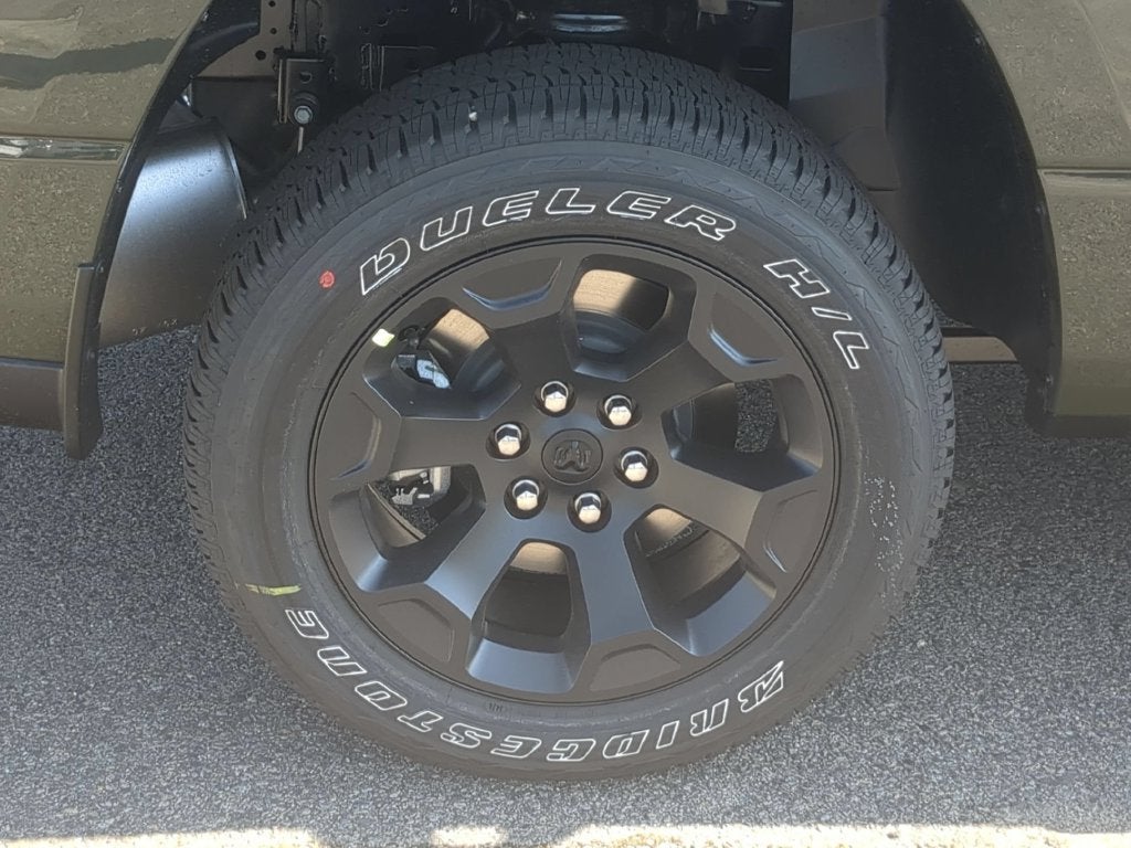 2027 RAM Ram 1500 RAM 1500 EXPRESS CREW CAB 4X4 5'7' BOX