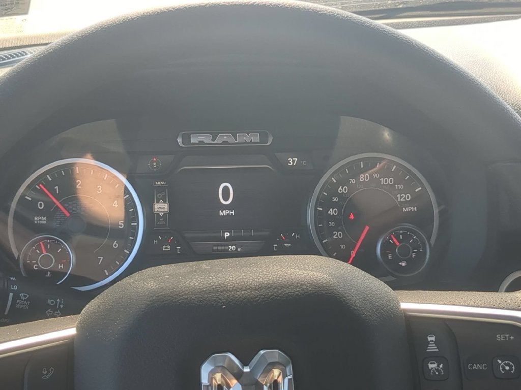 2027 RAM Ram 1500 RAM 1500 EXPRESS CREW CAB 4X4 5'7' BOX