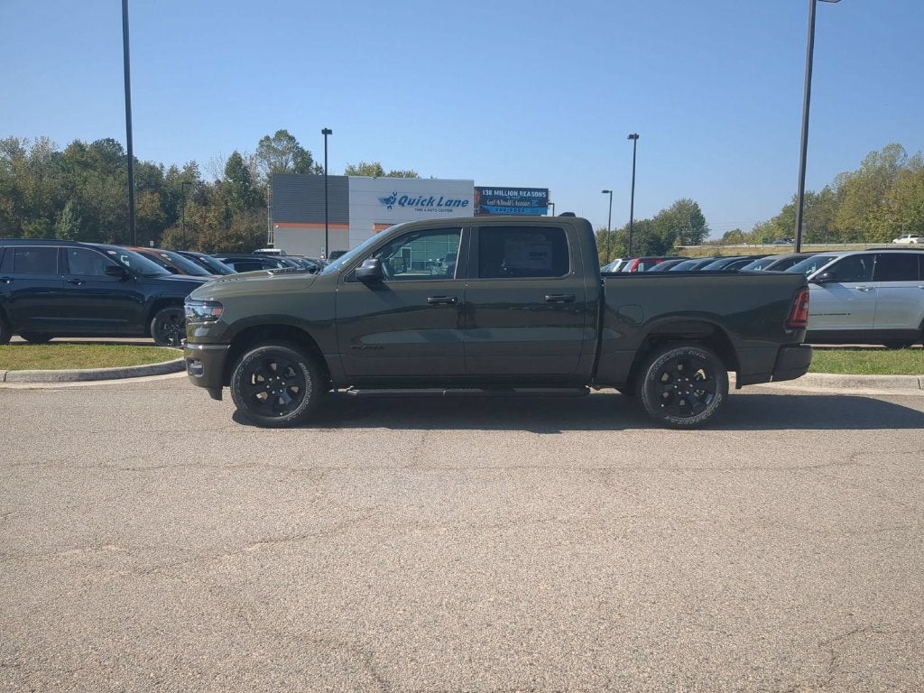2027 RAM Ram 1500 RAM 1500 EXPRESS CREW CAB 4X4 5'7' BOX