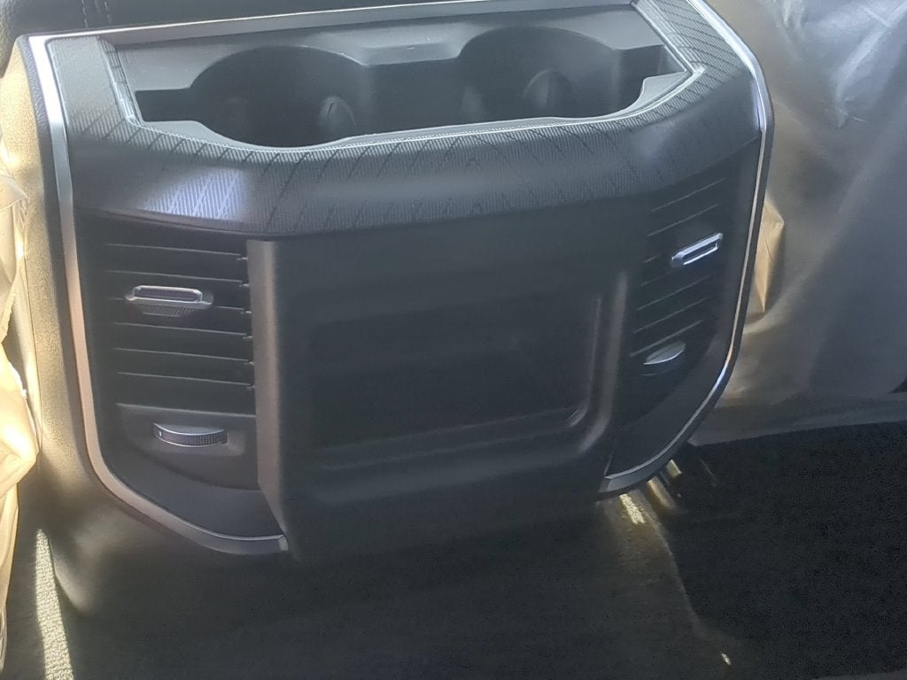 2027 RAM Ram 1500 RAM 1500 EXPRESS CREW CAB 4X4 5'7' BOX