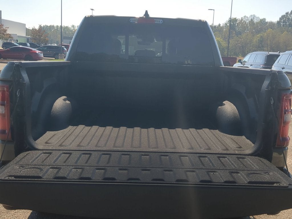 2027 RAM Ram 1500 RAM 1500 EXPRESS CREW CAB 4X4 5'7' BOX