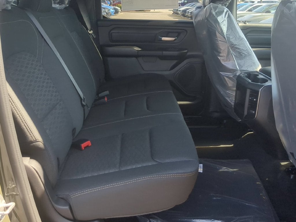 2027 RAM Ram 1500 RAM 1500 EXPRESS CREW CAB 4X4 5'7' BOX