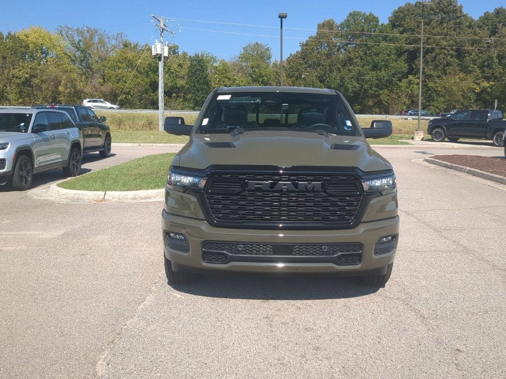 2027 RAM Ram 1500 RAM 1500 EXPRESS CREW CAB 4X4 5'7' BOX