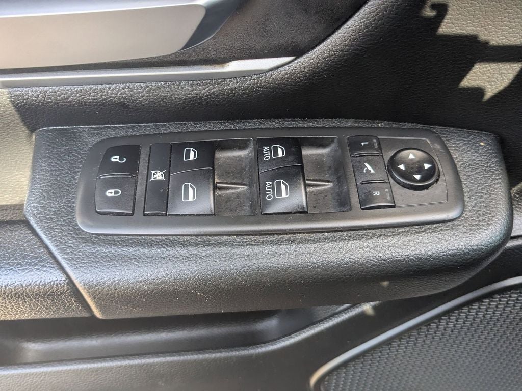 2021 RAM 1500 Lone Star Crew Cab 4x4 5'7' Box