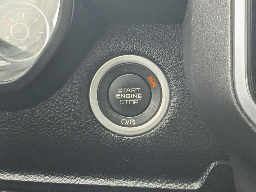 2020 RAM 1500 Big Horn Crew Cab 4x4 5'7' Box