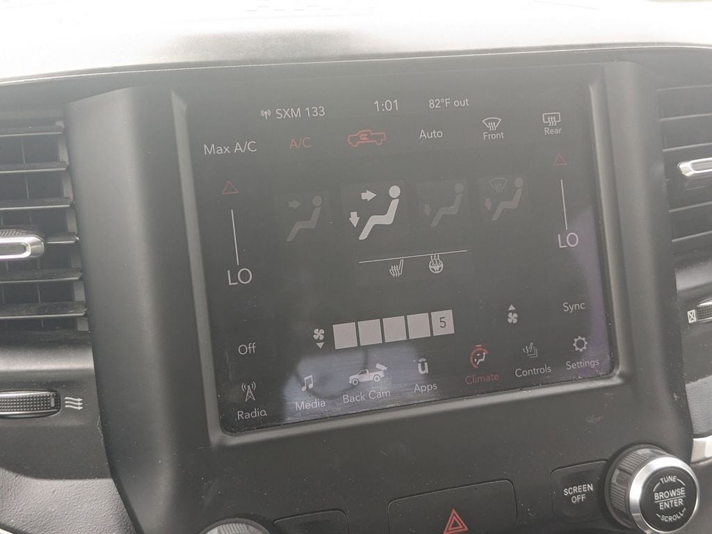 2020 RAM 1500 Big Horn Crew Cab 4x4 5'7' Box