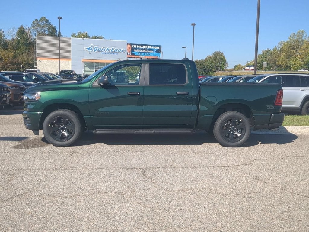 2027 RAM Ram 1500 RAM 1500 EXPRESS CREW CAB 4X4 5'7' BOX