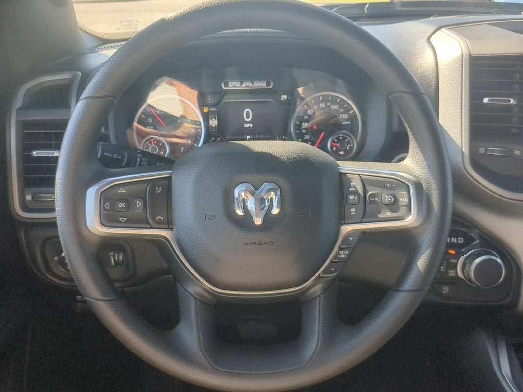 2027 RAM Ram 1500 RAM 1500 EXPRESS CREW CAB 4X4 5'7' BOX