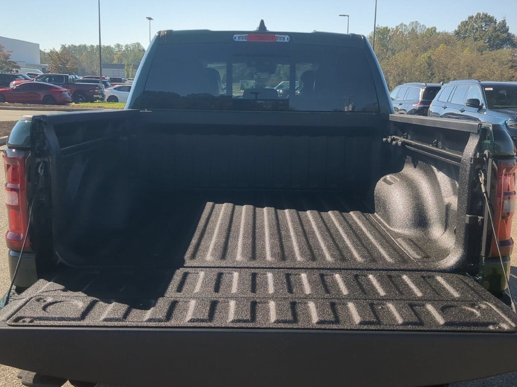 2027 RAM Ram 1500 RAM 1500 EXPRESS CREW CAB 4X4 5'7' BOX