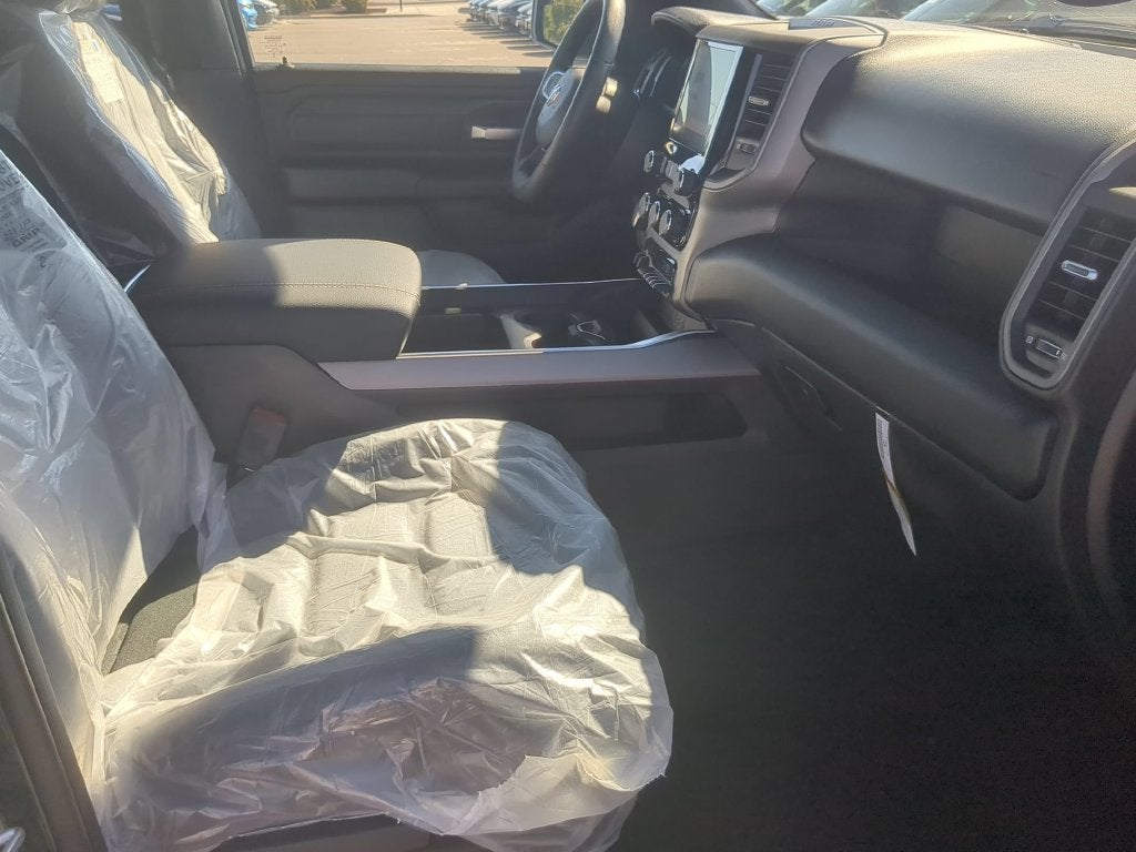 2027 RAM Ram 1500 RAM 1500 EXPRESS CREW CAB 4X4 5'7' BOX