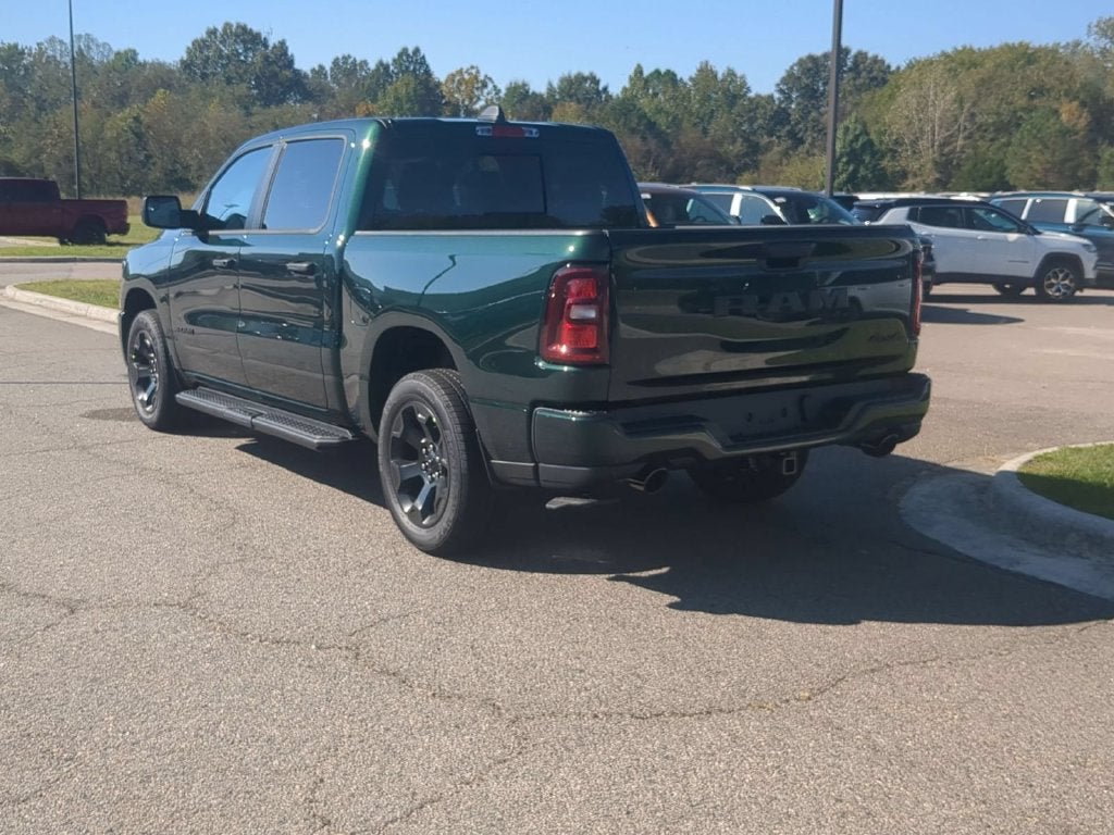 2027 RAM Ram 1500 RAM 1500 EXPRESS CREW CAB 4X4 5'7' BOX