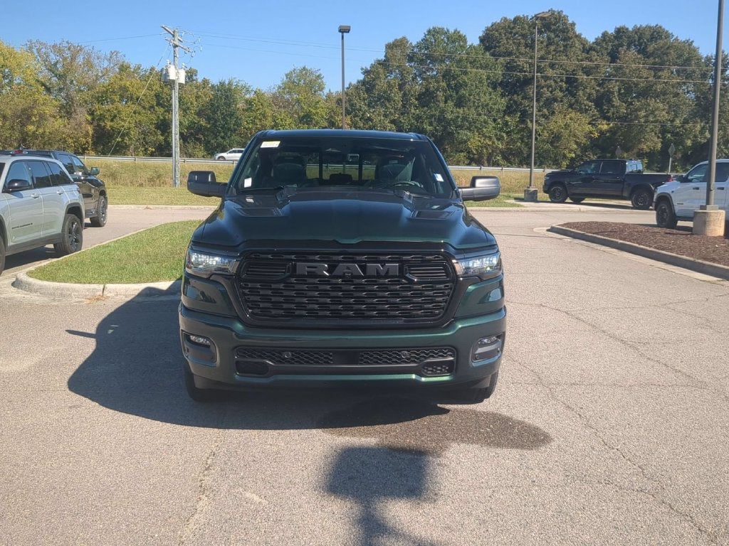 2027 RAM Ram 1500 RAM 1500 EXPRESS CREW CAB 4X4 5'7' BOX