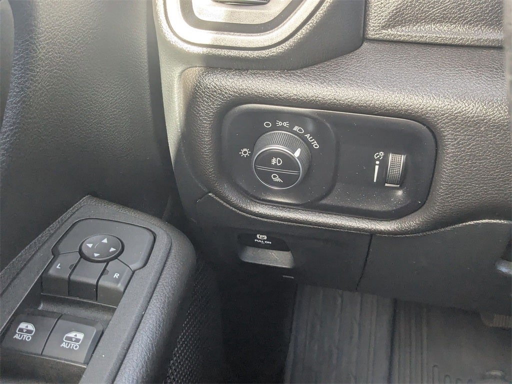 2025 RAM 1500 Warlock Crew Cab 4x4 5'7' Box