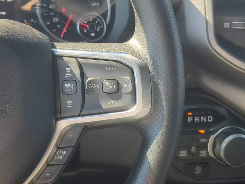 2027 RAM Ram 1500 RAM 1500 EXPRESS CREW CAB 4X4 5'7' BOX