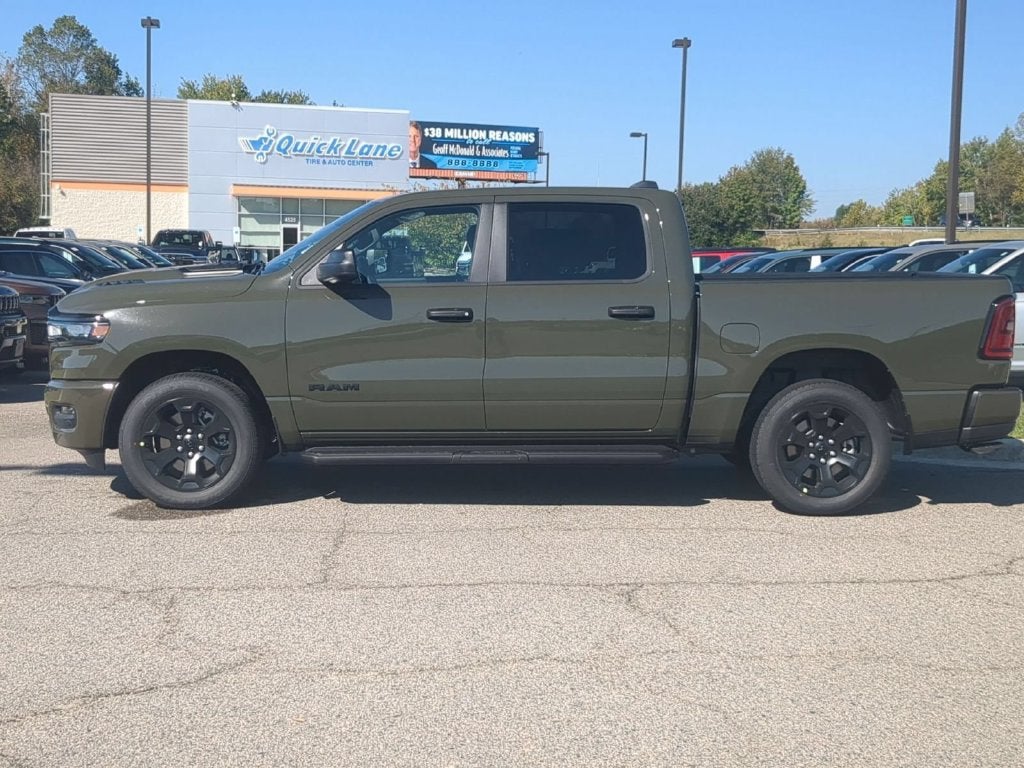 2027 RAM Ram 1500 RAM 1500 EXPRESS CREW CAB 4X4 5'7' BOX