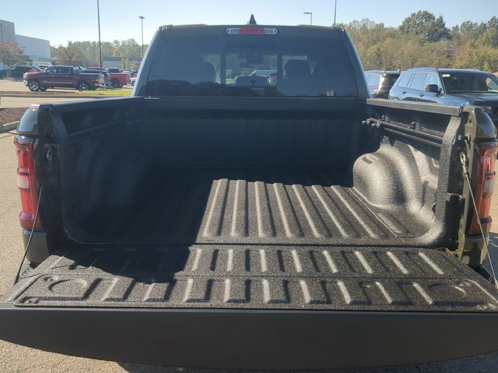 2027 RAM Ram 1500 RAM 1500 EXPRESS CREW CAB 4X4 5'7' BOX