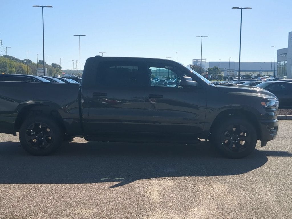 2027 RAM Ram 1500 RAM 1500 EXPRESS CREW CAB 4X4 5'7' BOX