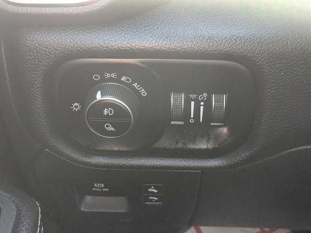 2025 RAM 1500 Laramie Crew Cab 4x4 5'7' Box