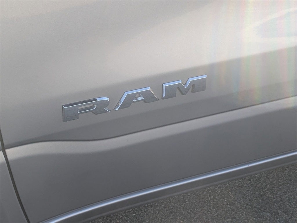 2023 RAM 1500 Laramie Crew Cab 4x4 5'7' Box