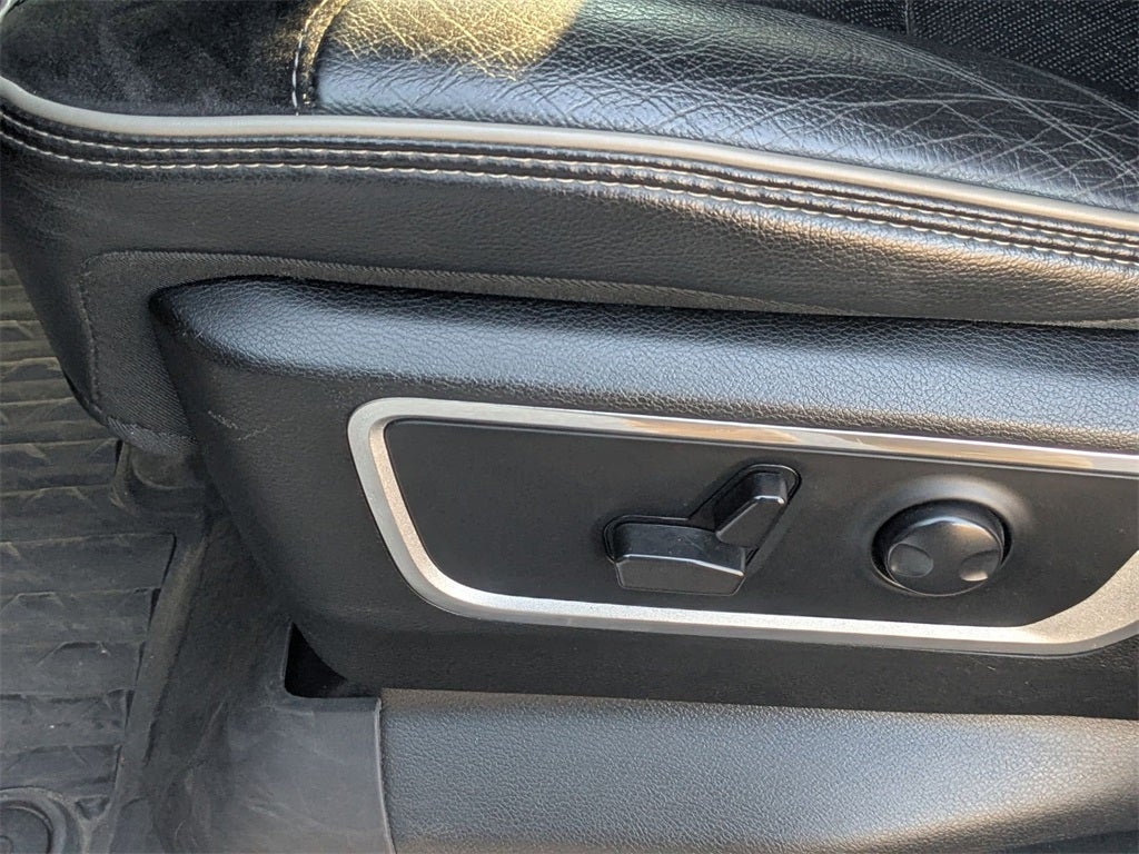 2023 RAM 1500 Laramie Crew Cab 4x4 5'7' Box