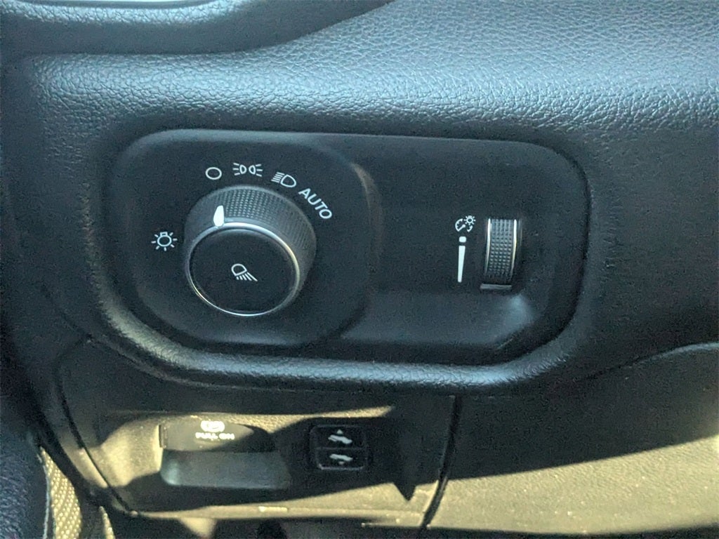 2023 RAM 1500 Laramie Crew Cab 4x4 5'7' Box