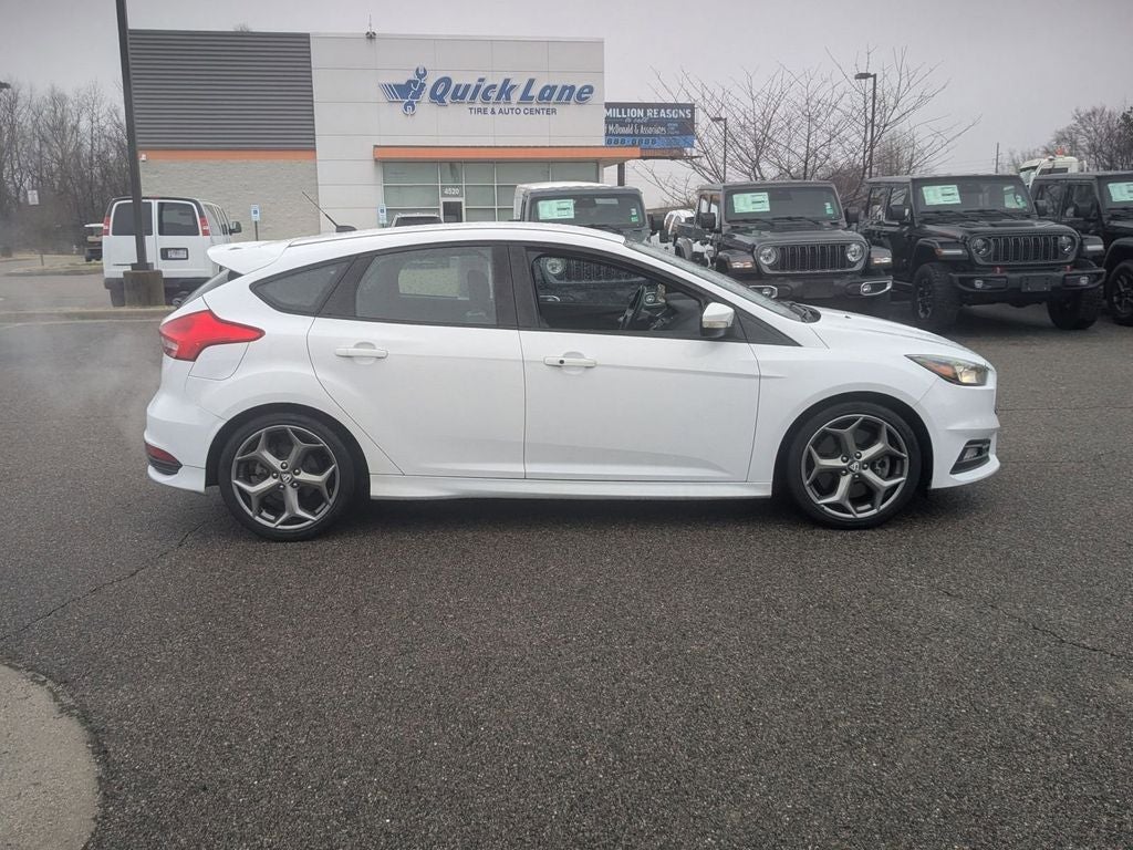 2017 Ford Focus ST ST