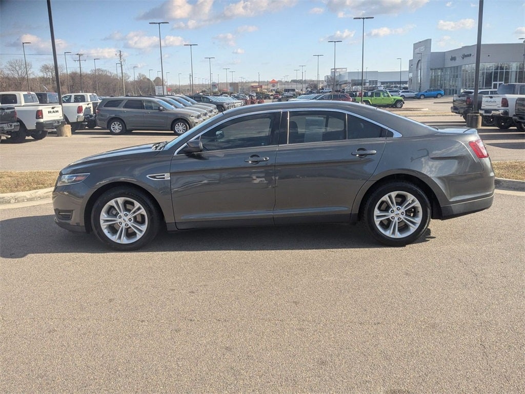 2018 Ford Taurus SEL
