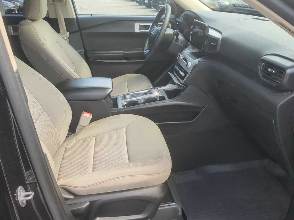 2023 Ford Explorer Base
