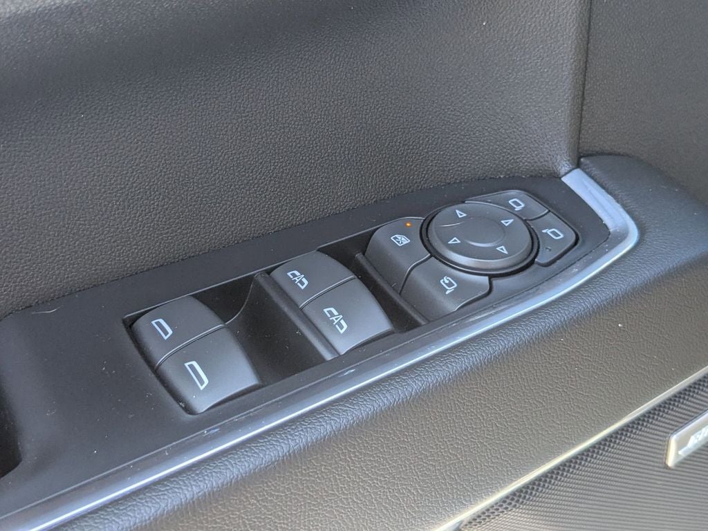 2022 Chevrolet Silverado 1500 4WD Crew Cab Short Bed LTZ