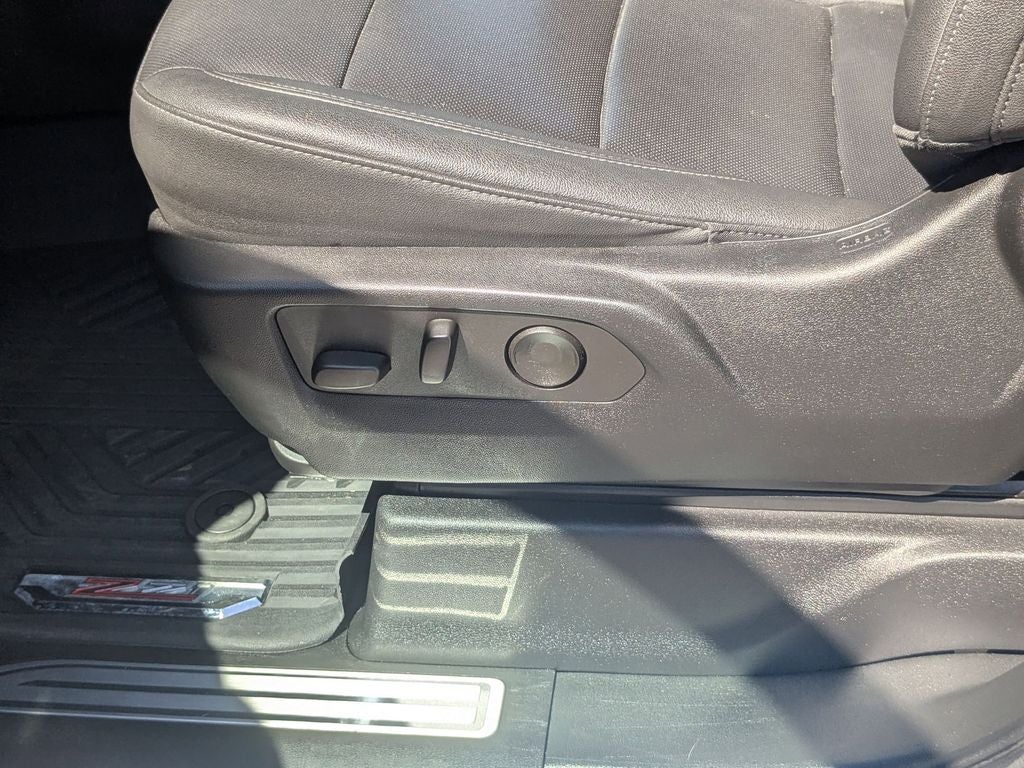 2022 Chevrolet Silverado 1500 4WD Crew Cab Short Bed LTZ