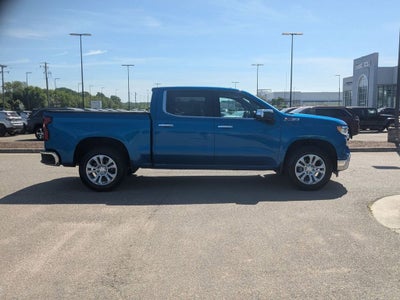 2022 Chevrolet Silverado 1500 4WD Crew Cab Short Bed LTZ