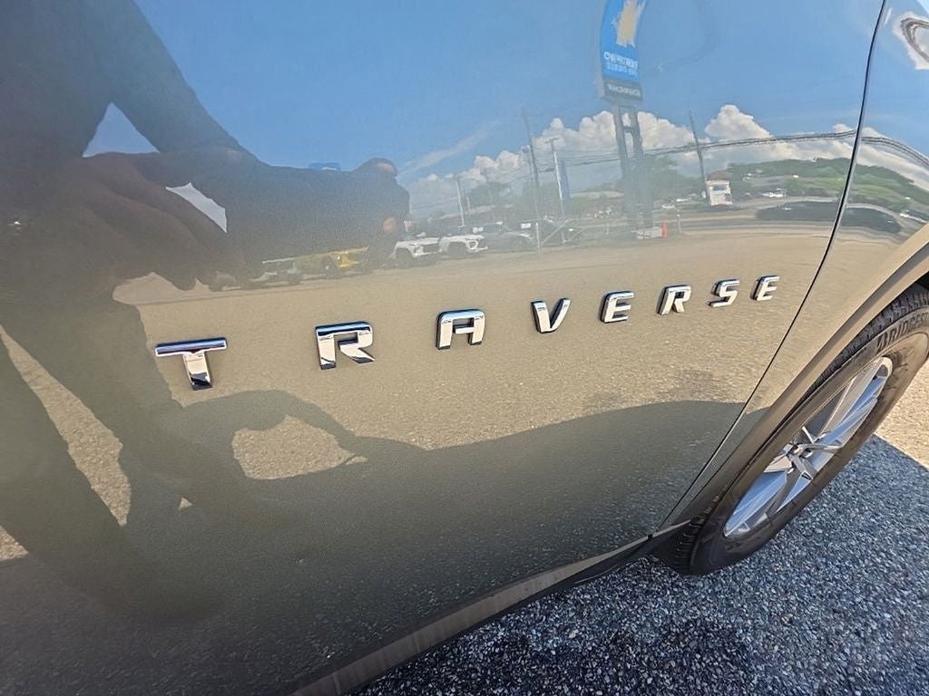 2022 Chevrolet Traverse AWD LT Cloth