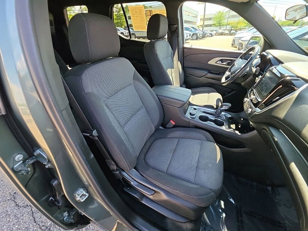 2022 Chevrolet Traverse AWD LT Cloth