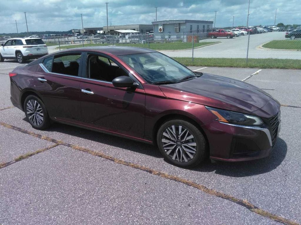 2025 Nissan Altima SV FWD