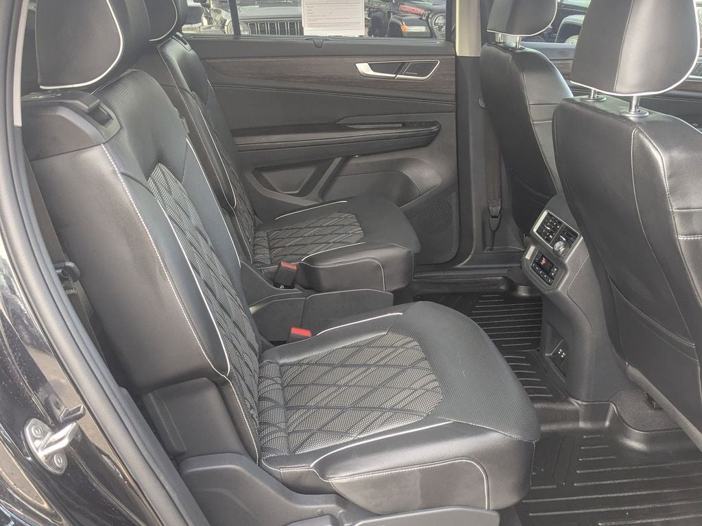 2024 Volkswagen Atlas 2.0T SEL Premium R-Line