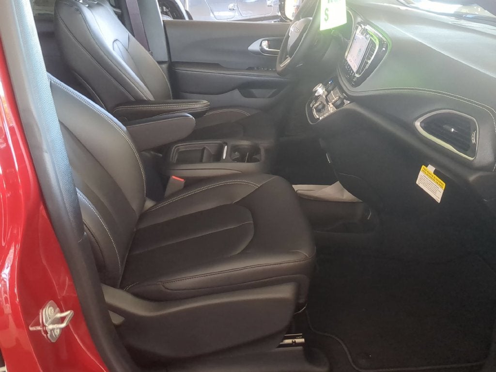 2027 Chrysler Pacifica PACIFICA SELECT