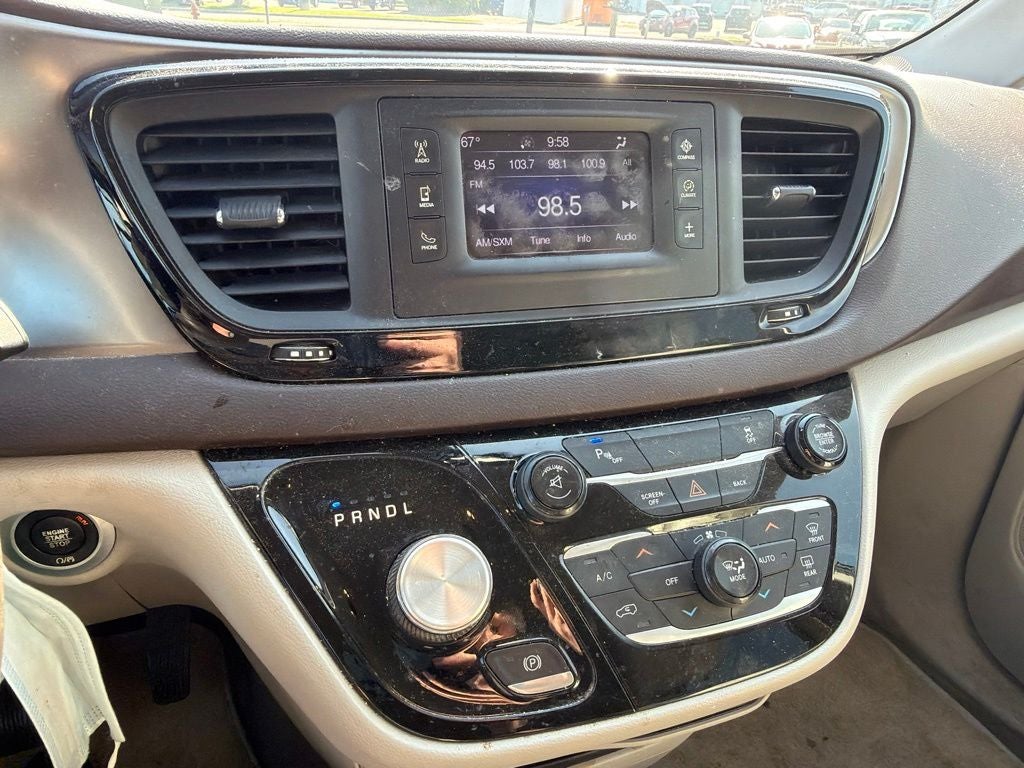 2017 Chrysler Pacifica Touring-L