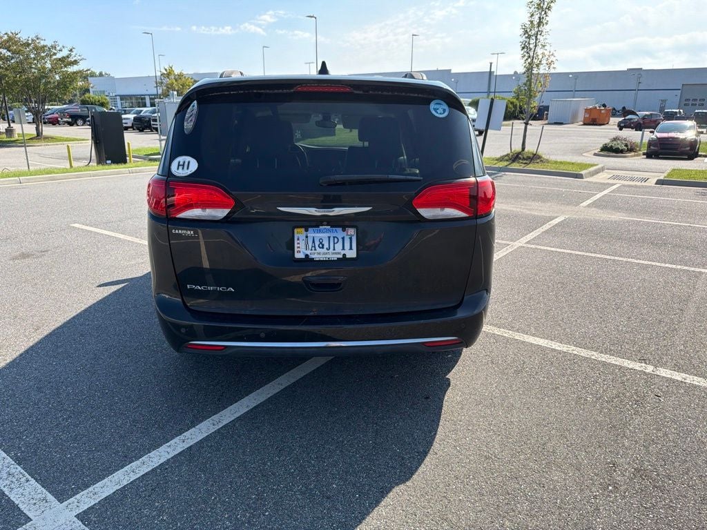 2017 Chrysler Pacifica Touring-L
