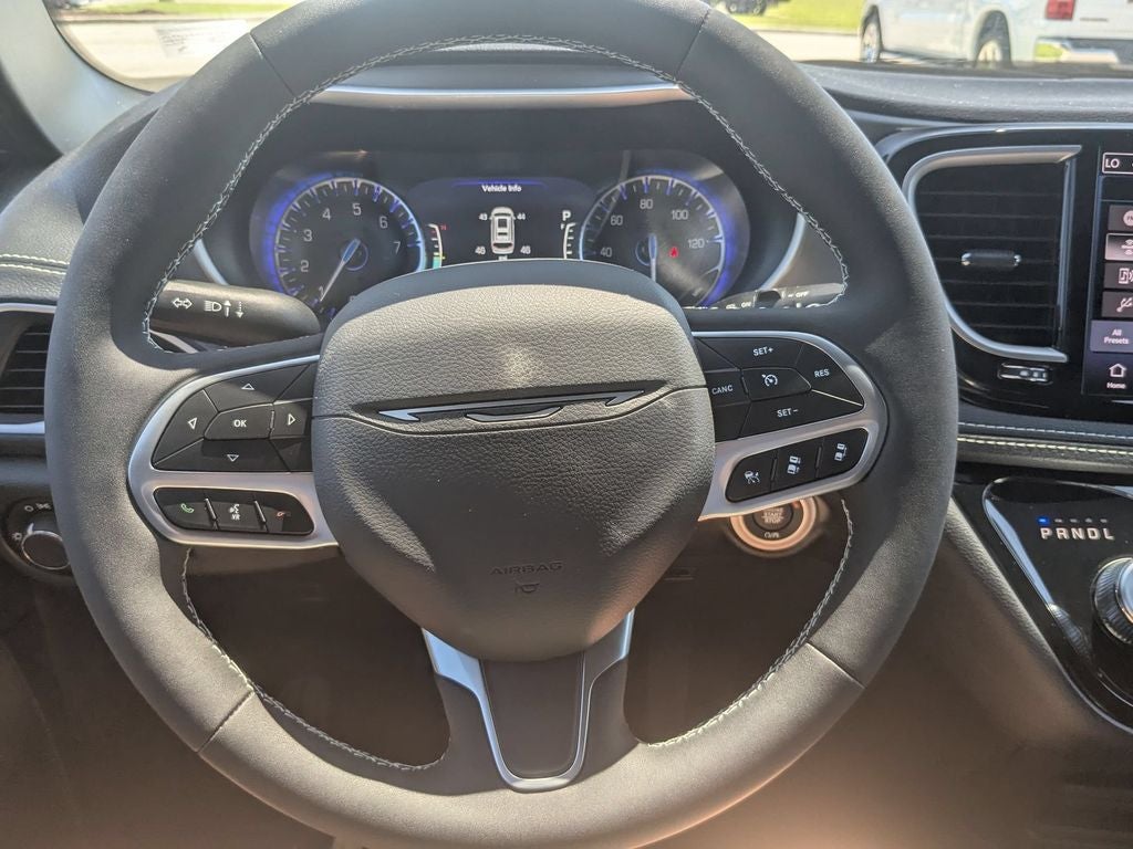 2027 Chrysler Pacifica PACIFICA SELECT