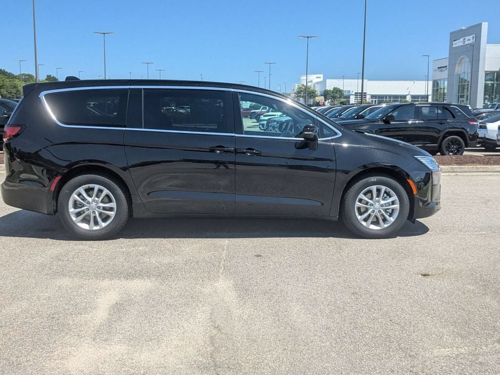 2027 Chrysler Pacifica PACIFICA SELECT