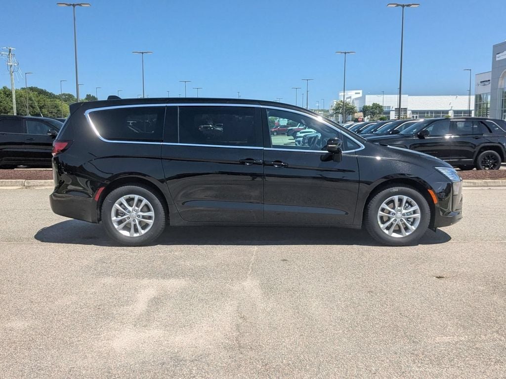 2027 Chrysler Pacifica PACIFICA SELECT