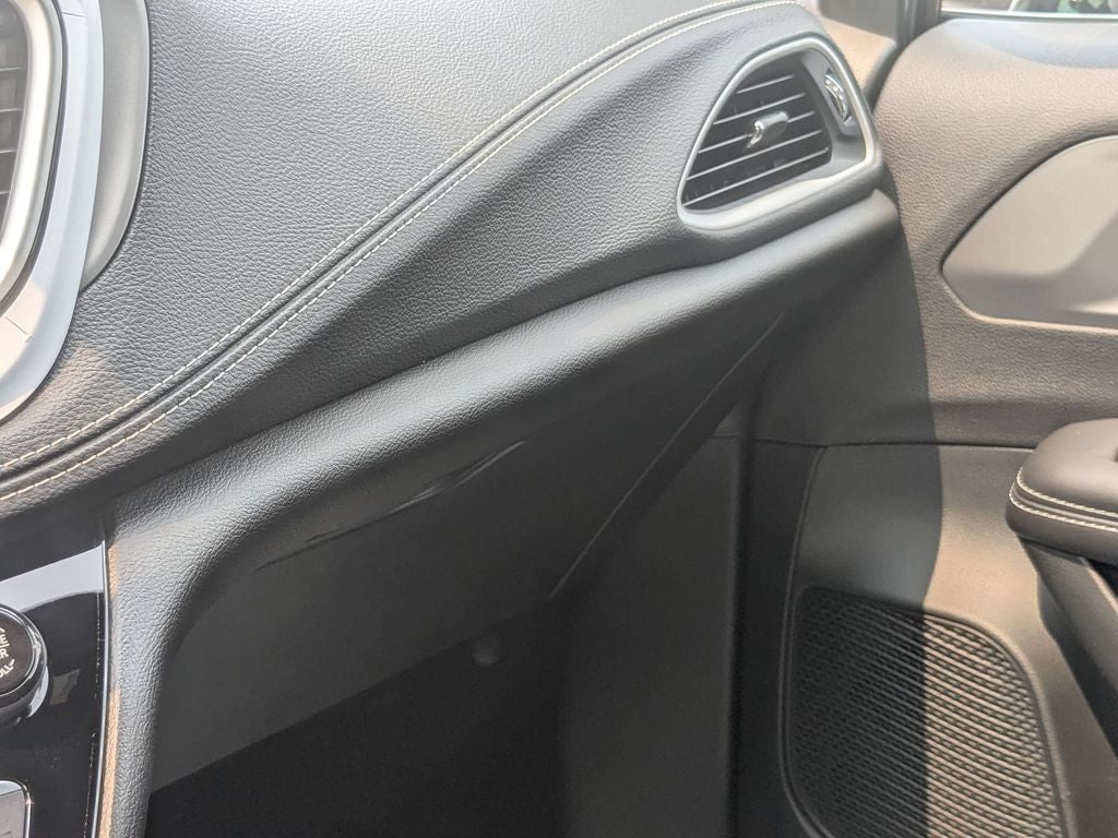 2027 Chrysler Pacifica PACIFICA SELECT