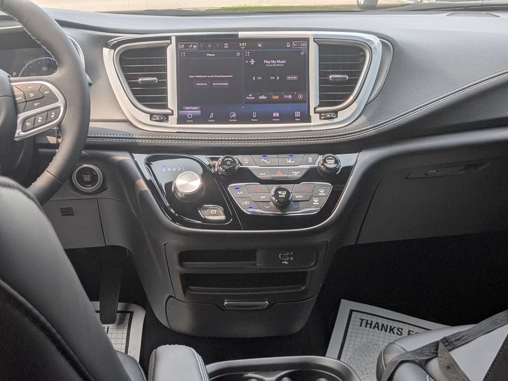 2027 Chrysler Pacifica PACIFICA SELECT