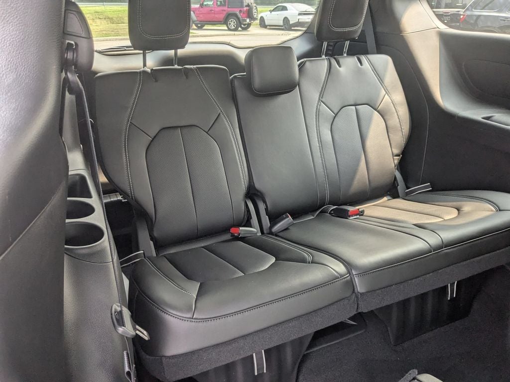 2027 Chrysler Pacifica PACIFICA SELECT