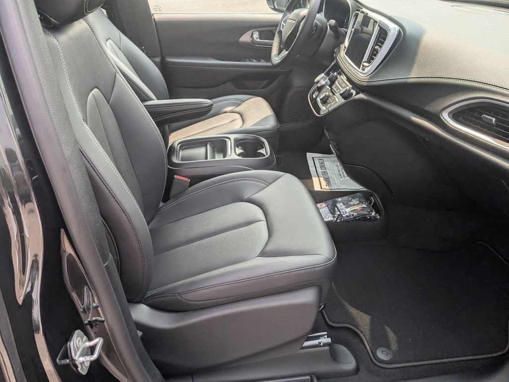 2027 Chrysler Pacifica PACIFICA SELECT