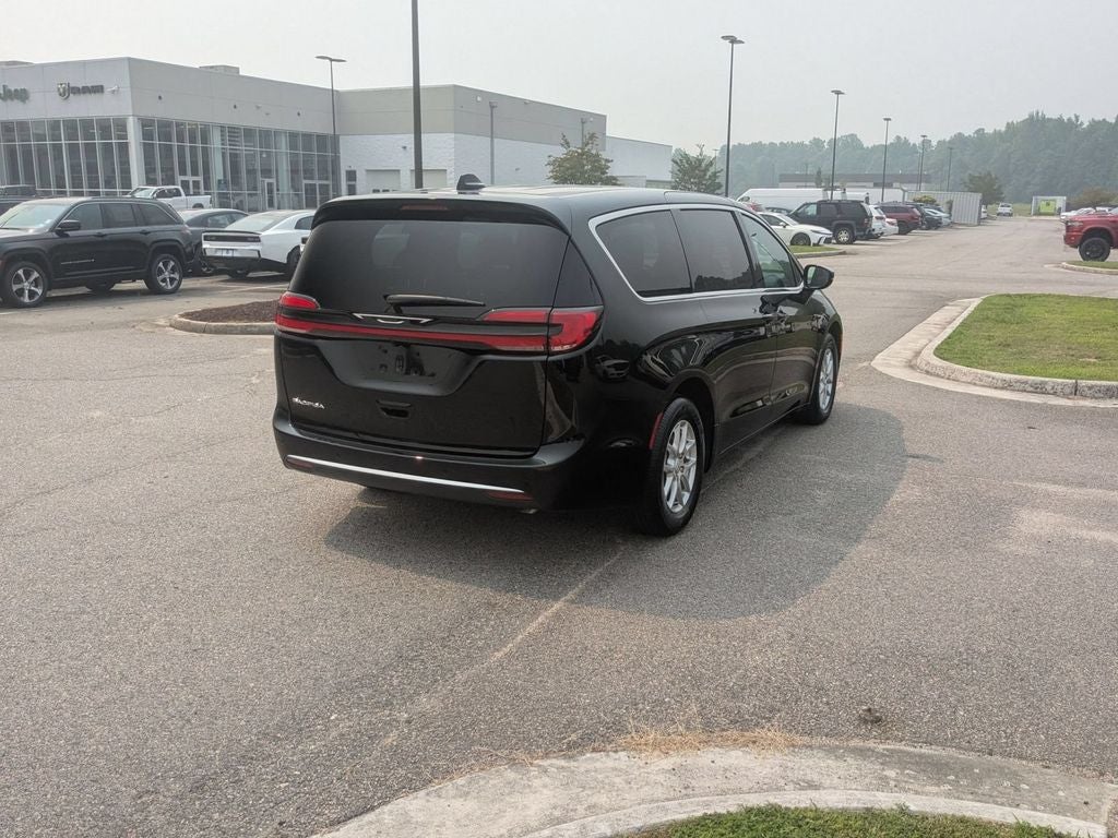 2027 Chrysler Pacifica PACIFICA SELECT