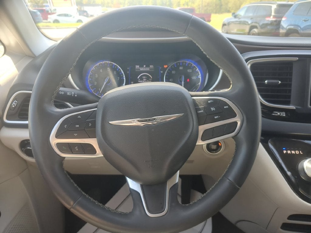 2023 Chrysler Voyager LX