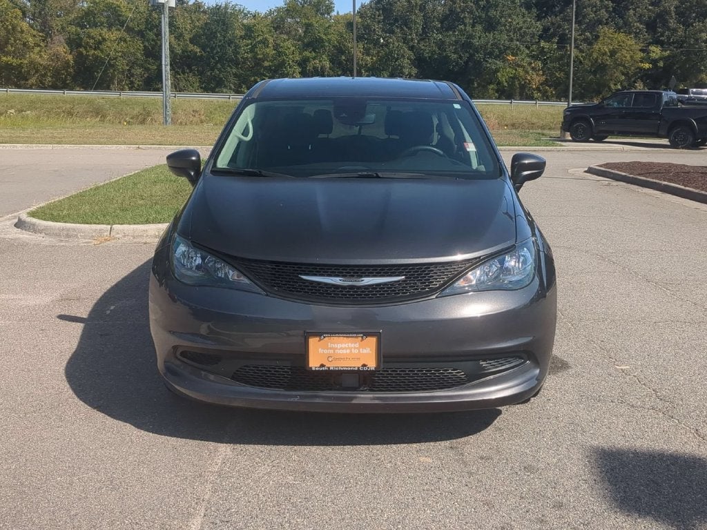 2023 Chrysler Voyager LX
