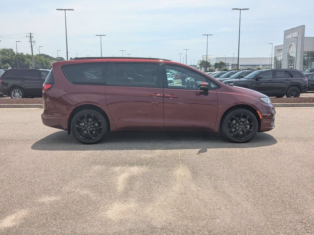 2023 Chrysler Pacifica Touring L AWD